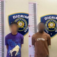Policía Nacional apresa a dos hombres mediante orden judicial por presunto robo agravado en La Vega