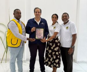 Club de Leones La Romana–Villa Hermosa reconoce al ministro Víctor Atallah por sus aportes a favor de los más necesitados