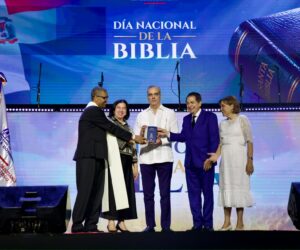 Comunidad Cristiana Nacional reconoce a Abinader por respaldo a la fe y la Biblia