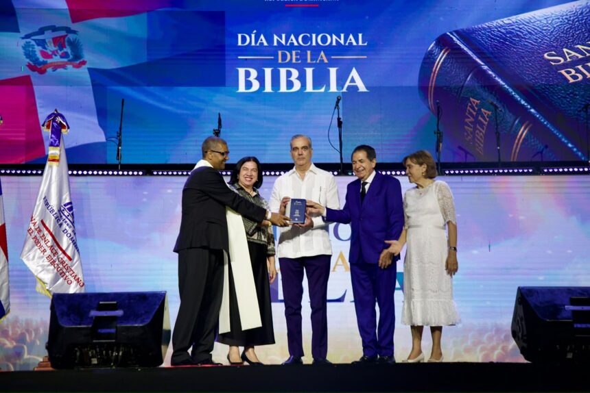 Comunidad Cristiana Nacional reconoce a Abinader por respaldo a la fe y la Biblia