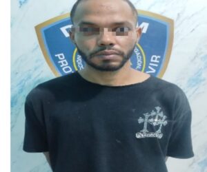 Policía apresa hombre por muerte de dos personas en Sabana Perdida