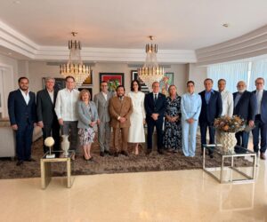 Yossi Abadi ofrece almuerzo en honor al vicepresidente de El Salvador, Félix Ulloa