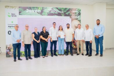 Campo Joven lleva casi RD$3 millones a tasa cero a jóvenes productores de Hato Mayor