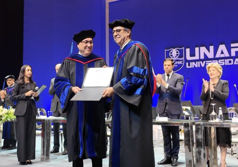 Unapec otorga Doctorado Honoris Causa al escritor y poeta José Mármol