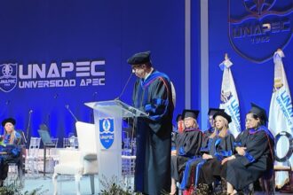 José Mármol advierte que la educación dominicana sigue "bordeando en la catástrofe" pese al 4%