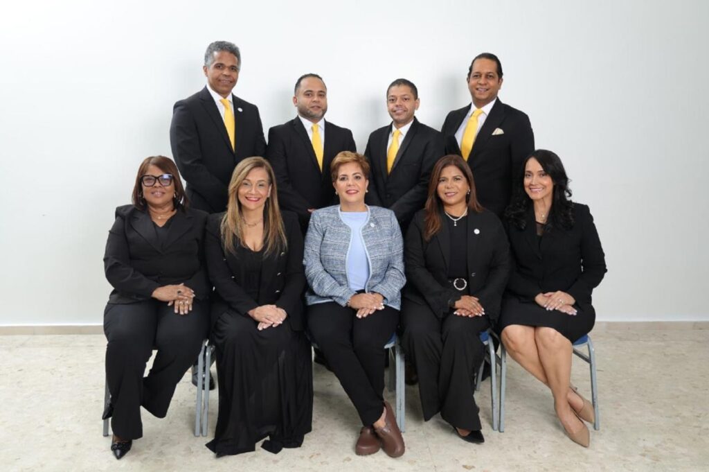 Juramentan directiva del Colegio Dominicano de Odontología para el período 2026-2027