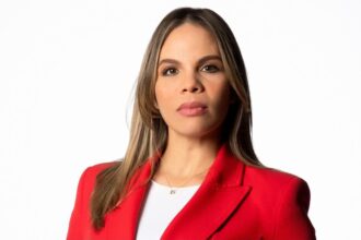 María Cristina Rodríguez es nominada como Presentadora de Noticias en Premios La Flor 2026