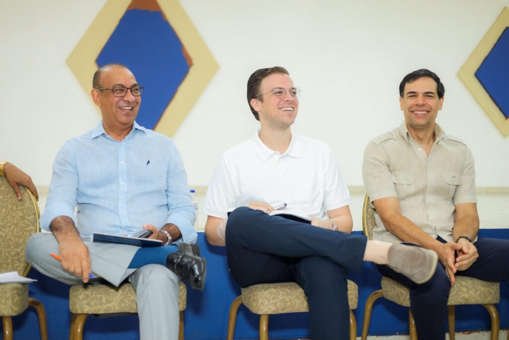 Dirigentes del Partido Revolucionario Moderno intensifican encuentros con bases en La Romana e Higüey