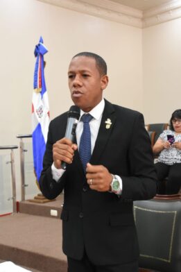 En el marco del Día Mundial de los Animales, regidor Wilkin Martínez hace llamado a no abandonar perros en las calles