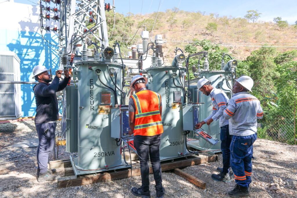 Edesur, ETED y EGEHID realizan operaciones para mejorar distribución en Neyba.