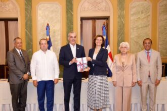 La Organización para la Cooperación y el Desarrollo Económicos (OCDE) presentó el Estudio de Integridad de la República Dominicana.