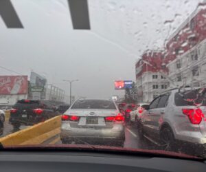 Fuertes tapones se registran en el Distrito Nacional debido lluvias de este miércoles
