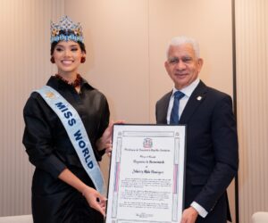 Senado reconoce a Joheirry Mola, Miss Mundo 2026, por su trayectoria y representación del país
