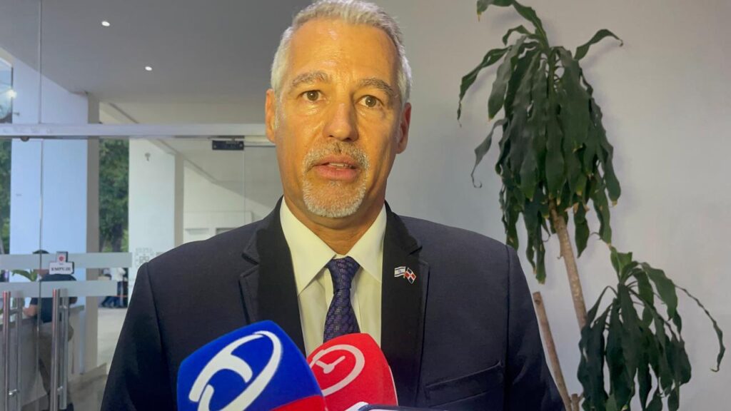 Embajador de Israel en RD advierte sobre posible acto terrorista tras ataque en avión