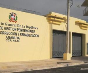 Dos agentes penitenciarios resultan heridos tras ser atacados con una tijera por un interno en Higüey