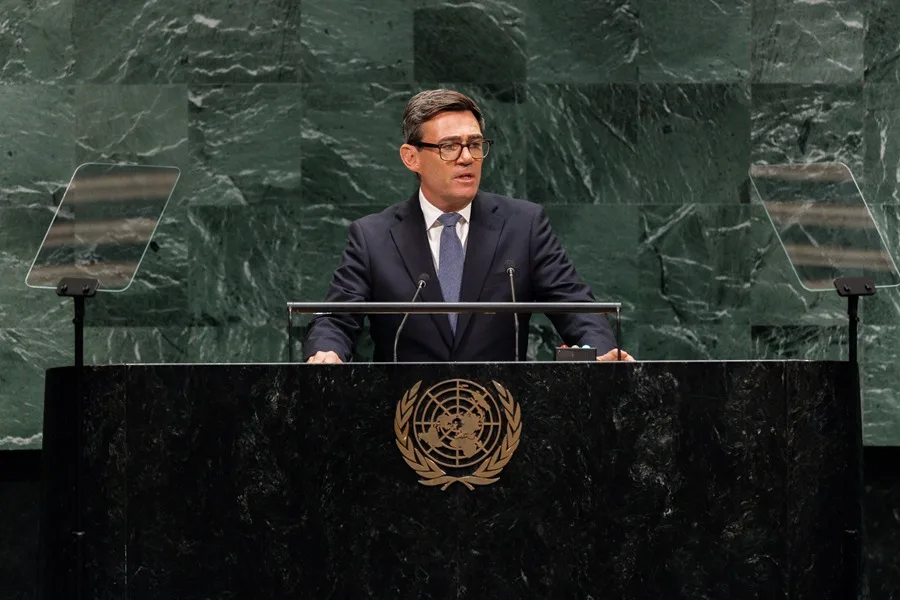 Burnham dice que Reino Unido se mantendrá “firme” ante las “amenazas” sobre las Malvinas