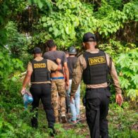 DNCD interviene red de microtráfico Vega y ocupa drogas, pistola y chaleco antibalas