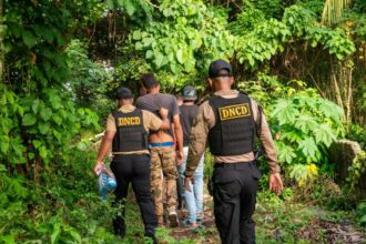 DNCD interviene red de microtráfico Vega y ocupa drogas, pistola y chaleco antibalas