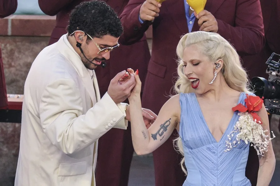 Bad Bunny gana su primer Emmy por su histórico show del Super Bowl