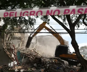 Cali inicia demolición de edificios afectados por el terremoto Colombia de magnitud 7,4
