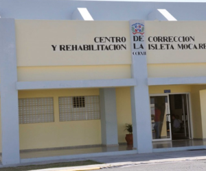 Riña dentro de cárcel de Moca deja un interno muerto a causa de varias estocadas