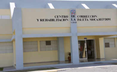 Riña dentro de cárcel de Moca deja un interno muerto a causa de varias estocadas