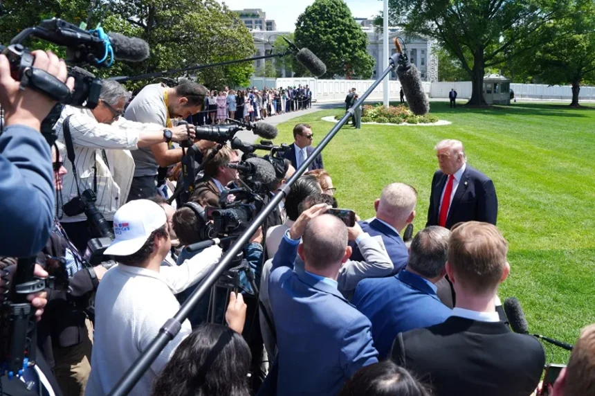 Casa Blanca impide acceso a periodistas de CNN, MS NOW y Politico tras veto de Trump