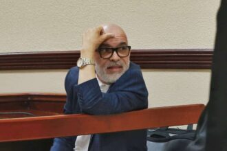 Ángel Martínez recibe un año de prisión suspendida y deberá pagar RD$2 millones a Faride Raful