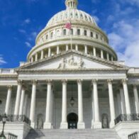 Demócratas del Senado frenan la ley de cripto por las inversiones de Trump en el sector