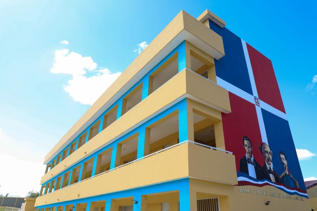 ADP cambia horario de clases en centros educativos de Santo Domingo