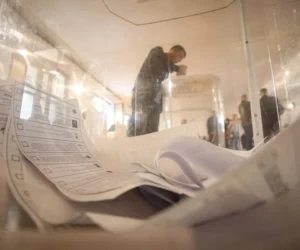Rusia denuncia ataque masivo contra sistema de voto electrónico durante elecciones legislativas