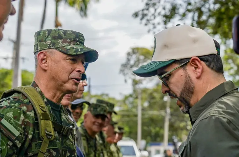 Detienen a un francotirador del ELN por planificar un atentado contra De la Espriella