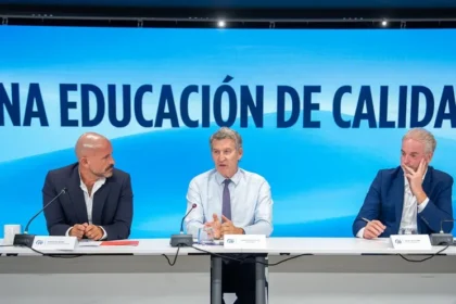 Feijóo resalta la necesidad de reformar el sistema educativo tras el «suspenso» de PISA