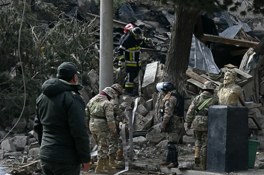 Dos explosiones en una base militar de Bolivia dejan al menos 3 personas muertas, 81 heridas y 14 sin localizar