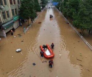Fujian activa respuesta de emergencia ante fuertes lluvias provocadas por tifón Saudel