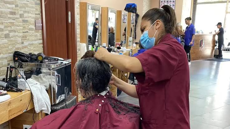 Nueva York exige a peluqueros aprender a trabajar con todo tipo de cabello