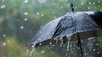 Onda tropical y vaguada provocarán aguaceros fuertes, tronadas y ráfagas de viento este domingo