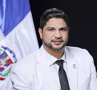 Gustavo Lara defiende a Juan Garrigó y destaca espacio de jóvenes en el PRM