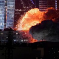 Misil israelí explota cerca de equipo de prensa durante transmisión