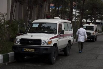 Un autobús vuelca en el centro de Irán y causa 11 muertos y 24 heridos