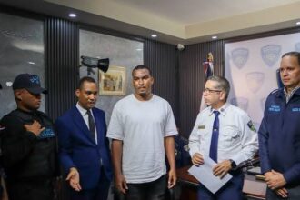 Se entrega uno de los señalados por doble homicidio de jóvenes en La Caleta