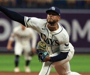 Freddy Peralta domina a los Mets y consigue triunfo especial ante su antiguo equipo