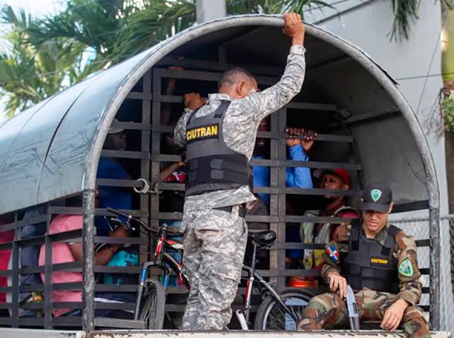Abuelo denuncia deportación a Haití de su nieta y expresa temor por su seguridad