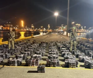 Autoridades decomisan 5.529 paquetes de presunta droga en aguas del Pacífico panameño