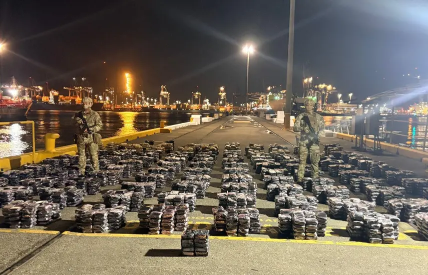 Autoridades decomisan 5.529 paquetes de presunta droga en aguas del Pacífico panameño