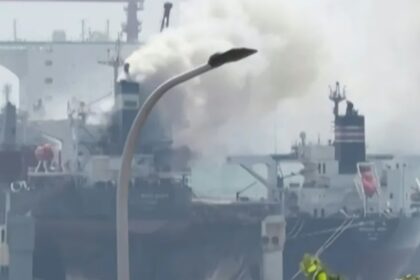 Altas temperaturas y humo complicaron rescate en barco incendiado con 25 muertos en China