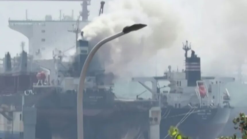 Altas temperaturas y humo complicaron rescate en barco incendiado con 25 muertos en China