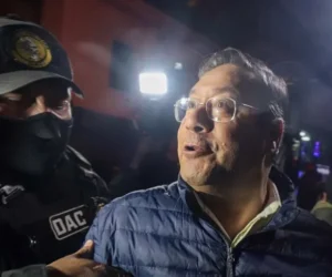 Un juez en Bolivia dicta que el expresidente Arce siga en prisión preventiva pese a su enfermedad