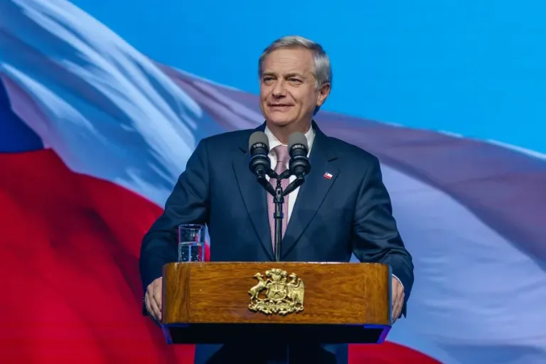Kast valora el «respeto» ante las diferencias políticas tras la polémica del Foro Madrid