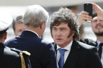 Milei sustituirá con militares parte del personal civil de la residencia de Olivos